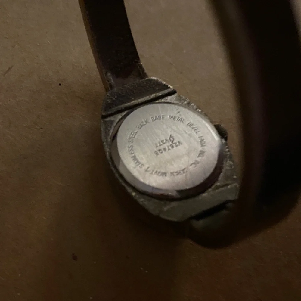 Vintage Gloria Vanderbilt Watch - needs battery